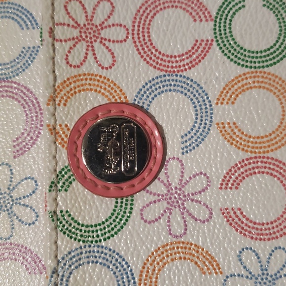 Coach - Picture 2 of 10